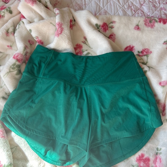 Lululemon Green speed up shorts - Picture 1 of 4